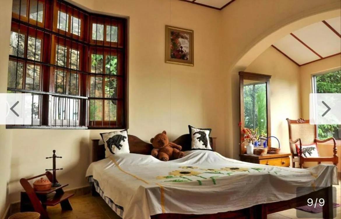 Rum i privatbostad Over The Hill Home Stay Kandy Sri Lanka